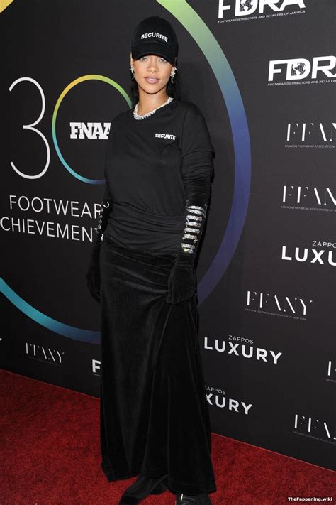 Rihanna Nude Pics Vids The Fappening