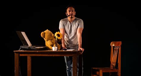 Oh Father Una Obra Que Reflexiona Sobre Las Relaciones Familiares De Un Muchacho Gay Tras