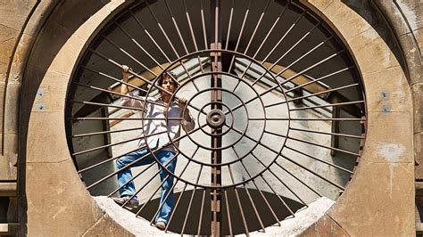 В этой тюрьме ЗАКЛЮЧЁННЫЕ едят пружины и спят с клопами, подвергаются ...