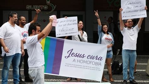 Grupo De Evang Licos Protesta Contra Homofobia Na Parada Gay Surubim News
