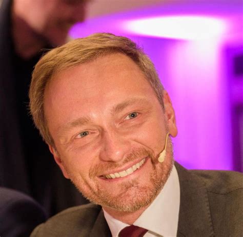 Fdp Christian Lindner Lassen Angriffe Aus Merkels Cdu Kalt Welt