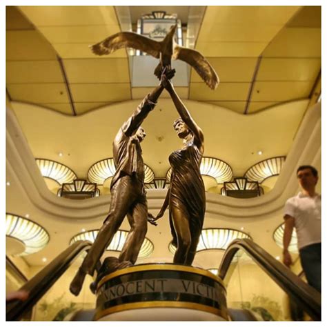 A Hardison Funeral Home memorial featured a secret celebrity tribute 5