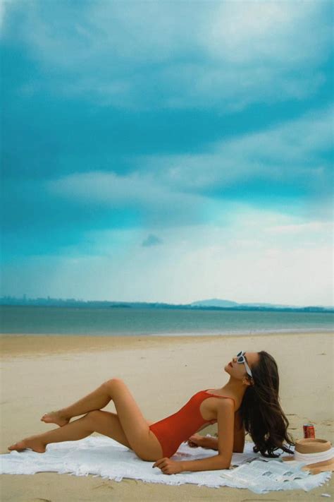 Tips tạo dáng với bikini đi biển ĐẸP đúng chuẩn HOT TREND cho nàng