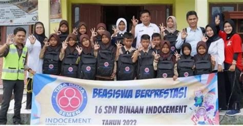 Indocement Memberikan Beasiswa Kepada Siswa Berprestasi SD Dan SMP