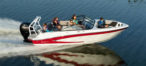 glastron series bow riders