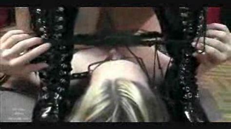 Facesitting Submission Porn Videos