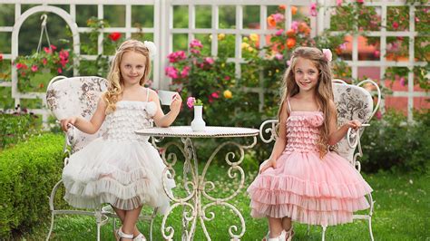 Девочки В Саду Фото — Картинки