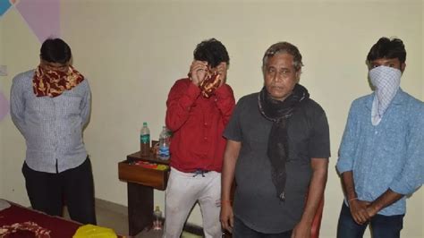 Sex Racket Busted यप म सकस रकट क भडफड 3 लडकय क सथ 6 लग पकड पछतछ म
