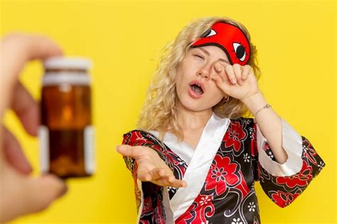 Images de Boire Biere Blonde Téléchargement gratuit sur Freepik