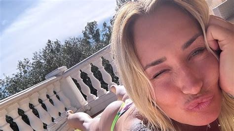 Sarah Connor Teilt Sexy Urlaubsgr E Im Knappen Bikini