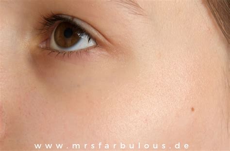 Essence Pure Nude Highlighter Be My Highlight MrsFarbulous Beauty Fashion Lifestyle Blog