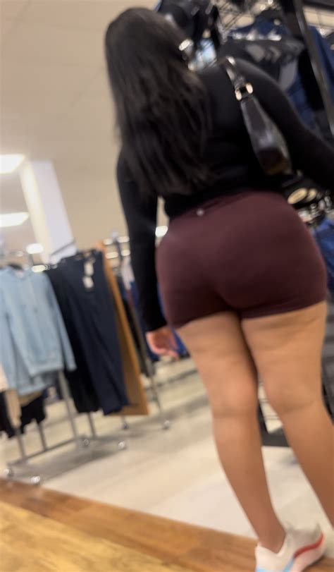 Nice Big Latina Ass In Spandex Shorts Spandex Leggings Yoga Pants Forum