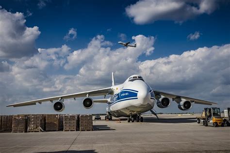 Volga-Dnepr will ihre An-124 aus Kanada frei klagen