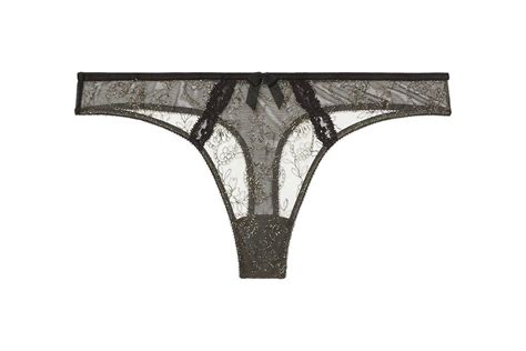 Rihanna lança coleção de Valentine s day da Savage X Fenty sua marca de lingerie inclusiva