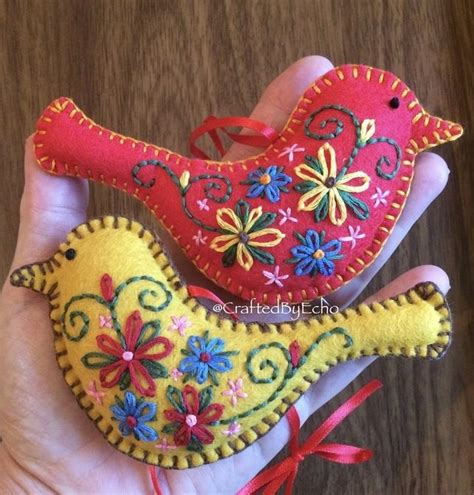 Folk Art Embroidered Felt Birds Set Of Two Felt Crafts Christmas