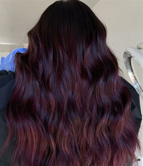 Skin tones that look best with wine red hair color revealed 24