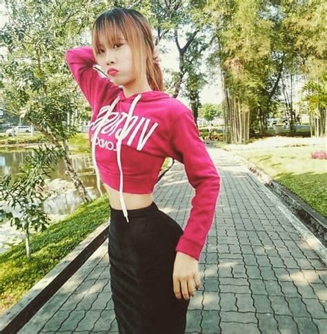 Hot girl có vòng eo 35 cm bị tố cắt xương sườn chỉnh ảnh quá đà