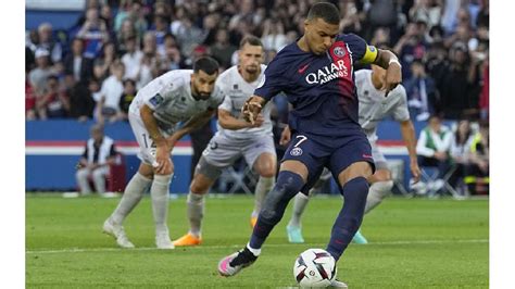 Clermont Le Abolla La Corona Al PSG En El Partido De Despedida De Messi