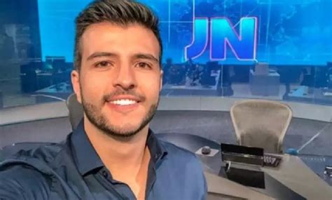 Apresentador Gay Do Jn Matheus Ribeiro Pede Demiss O Guia Gay S O Paulo