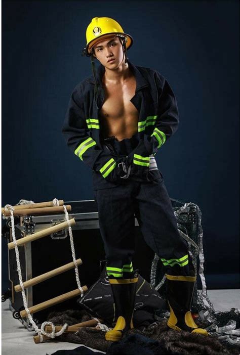 Hot guys in uniform 制服男 on Tumblr