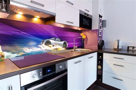 Стеклянные фартуки на кухню – Безрамное остекление любых объектов