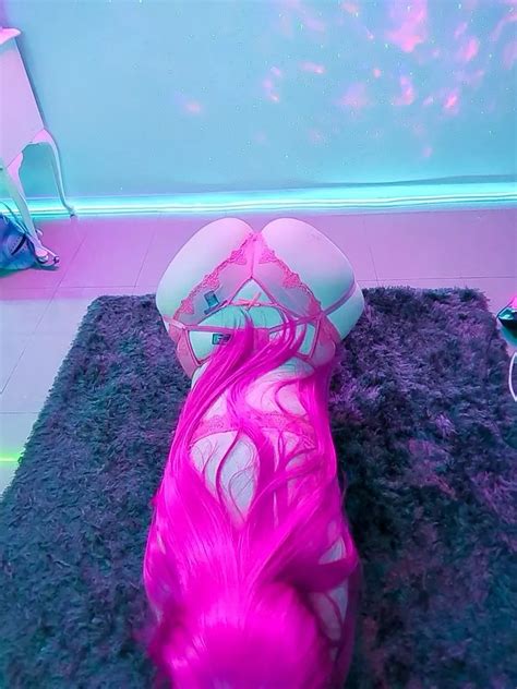 I Want You To Tug My Hair Nudes Girlswithneonhair Nude Pics Org