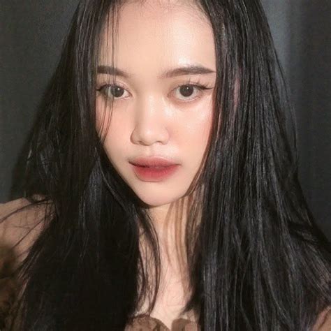 𝙑𝙞𝙫𝙞 𝙍 𝙋𝙪𝙩𝙧𝙞 𝘿𝙚𝙬𝙞 Bestfuturegirls • Threads Say More