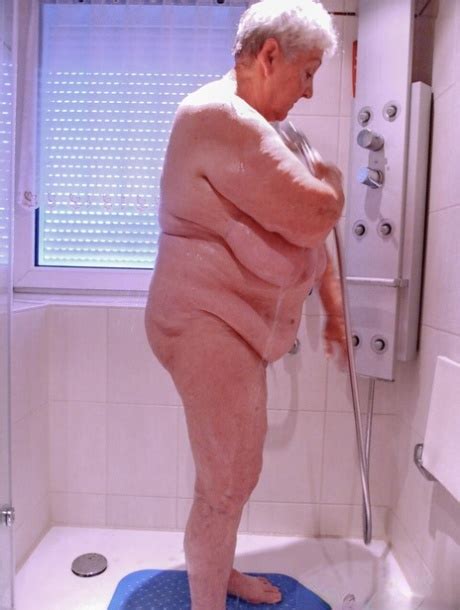 Chubby Granny Lavinia Strips Completely Naked And Shows Her Saggy Tits Coedcherry