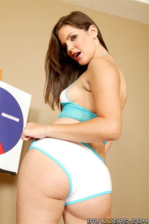 Bobbi Star Tight Ass Fuck Bobbi Star Wet Market Anal Ysis Porn Pic