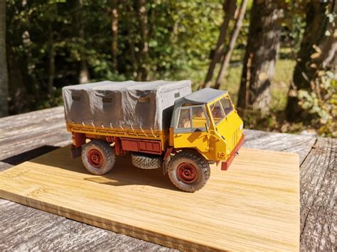 TAM-110 - Svet v malem