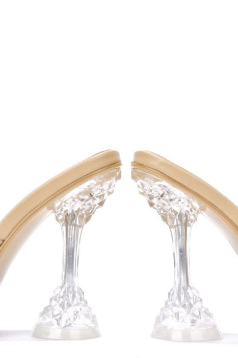 CAPE ROBBIN ELI ELI NUDE X NUDE Shiekh