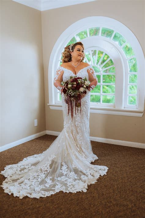 Wedding dress with lace sleeves 60 photos - Vianawedding.com