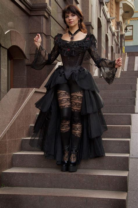 Vestido de novia gótico negro Falda ruffle Corsé ajustado - Etsy España