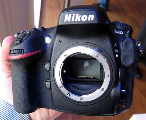 Nikon D800 D800E Digital SLR Hands-On Review