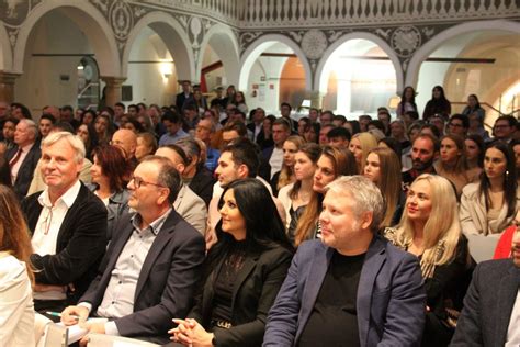 Maturafeier Im Rathaus Fachberufsschule St Veit Glan Suchen