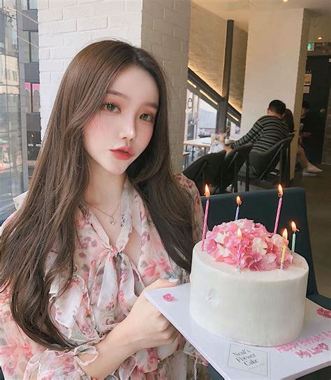 ᴹᴱ ᴱᴬᴿᴬ ♡ Meeara Korean Ulzzang Girl Instagram Pink Rosa Bemy1in Ulzzang Girl