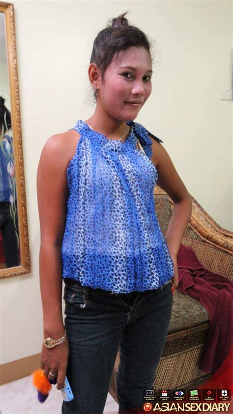 Asian Sex Diary Tight Ass Filipina Amateur Gets Asshole Plugged By White Cock