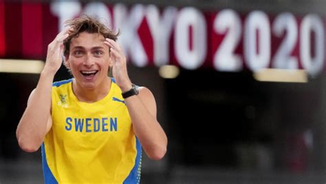 Armand Duplantis Breaks His Own Record Swedish Pole Vaulter Soars High