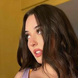 Gia Sinclaire Giasinclaire Greekgirltv Kissedby Gia Leaked Nude