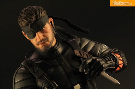 Hot Toys Recensione Di Naked Snake Sneaking Suit Ver Da Metal Gear Solid 3 Itakon It