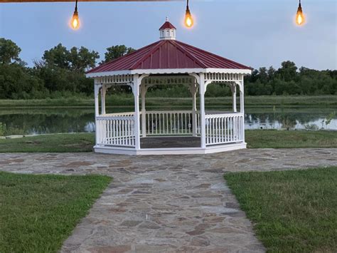 Lakeside Wedding Venue & Event Center - Kansas Wedding Venue