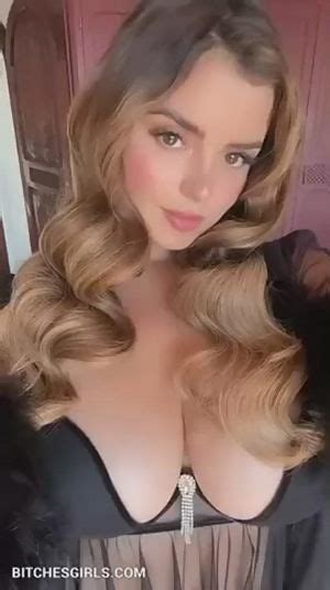 PornPic XXX Boobs Cleavage Lingerie