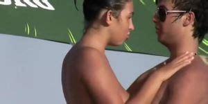 Teenage Couple Kissing On A Beach Porn Videos