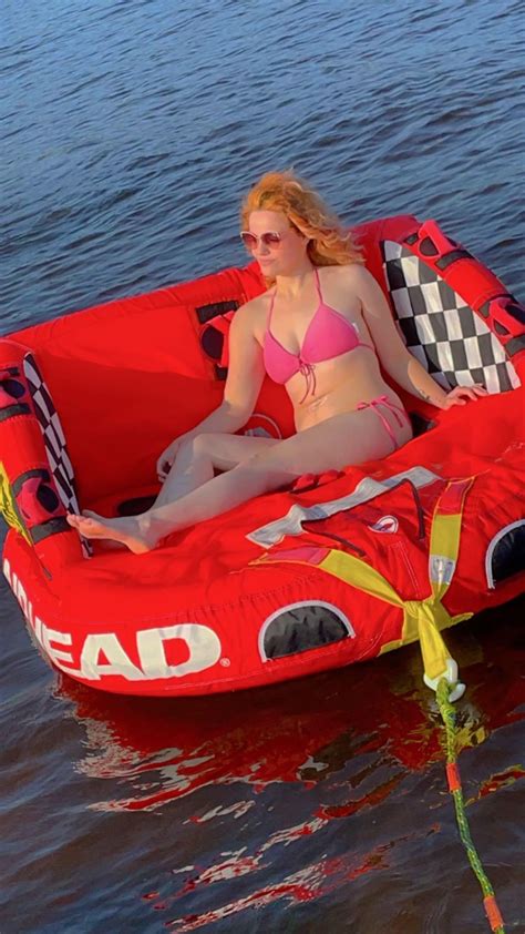 Will You Pull Me Around On Your Boat Nudes IShouldBuyABoat NUDE PICS ORG