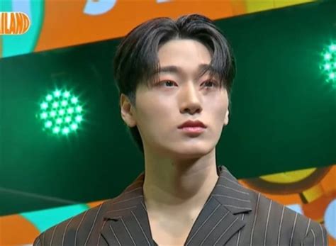 Virtual reality Choi San Ateez hot História escrita por babycandy armytiny Spirit