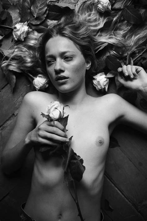 Naked Zippora Seven Added By