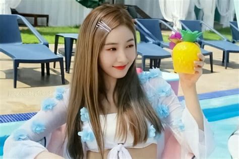 Hot Sexy Hwang Eun Bi Bikini Pics