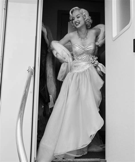 Ana De Armas As Marlyn Hot Celebs Home