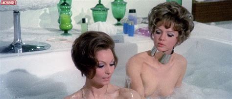 Naked Haydée Politoff in Check to the Queen