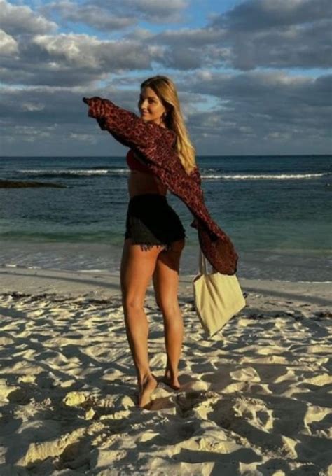 FOTOS Irina Baeva Presume Su Torneada Figura En La Playa Con Mini Short Y Bikini Rojo El